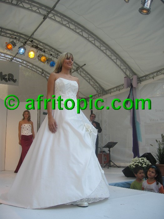 ../Images/Krefeld-Strssenmodenschau-2005 470.jpg